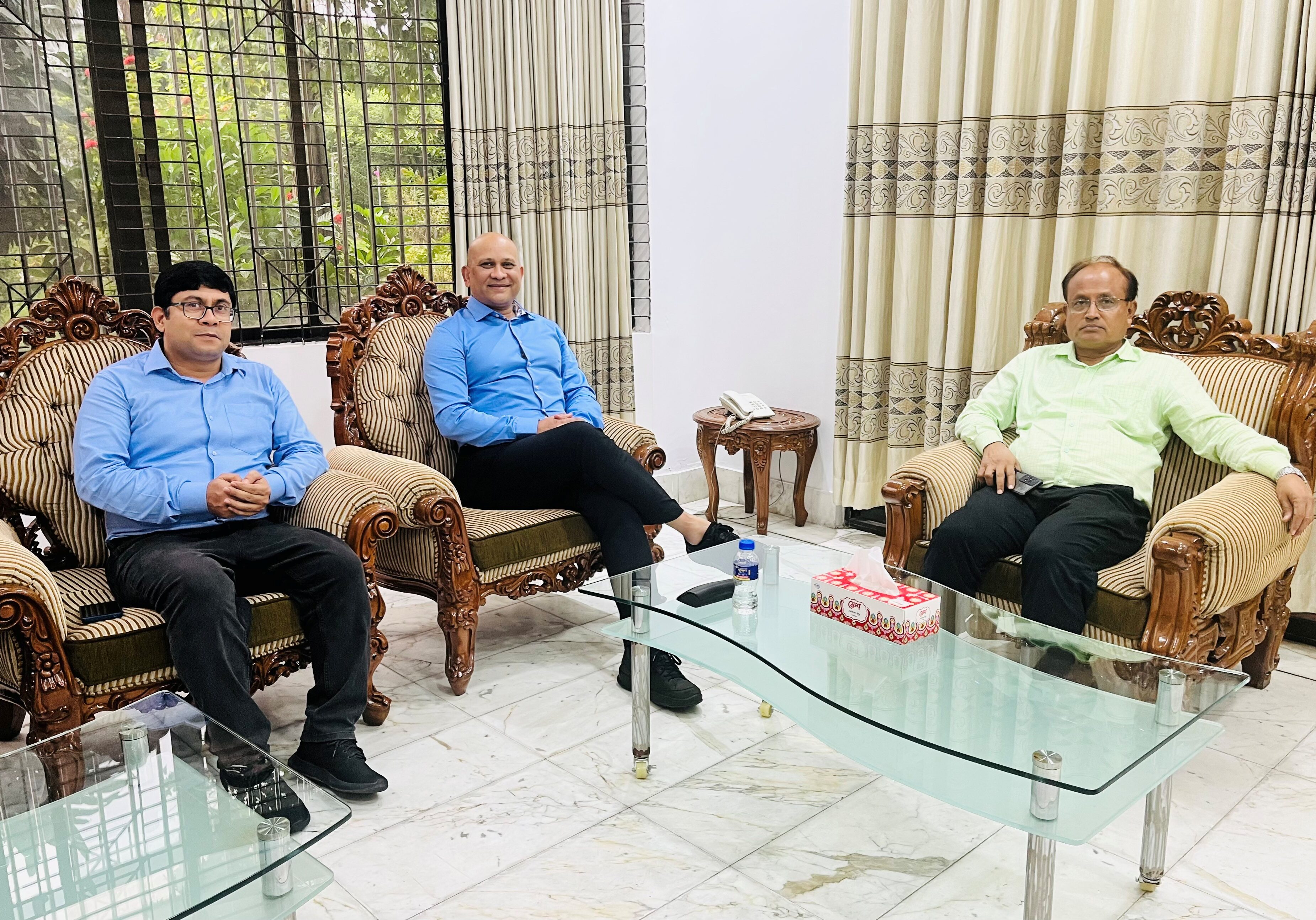 CREATE Project leader meets the Vice Chancellor of Dhaka University, a secondary partner of the project